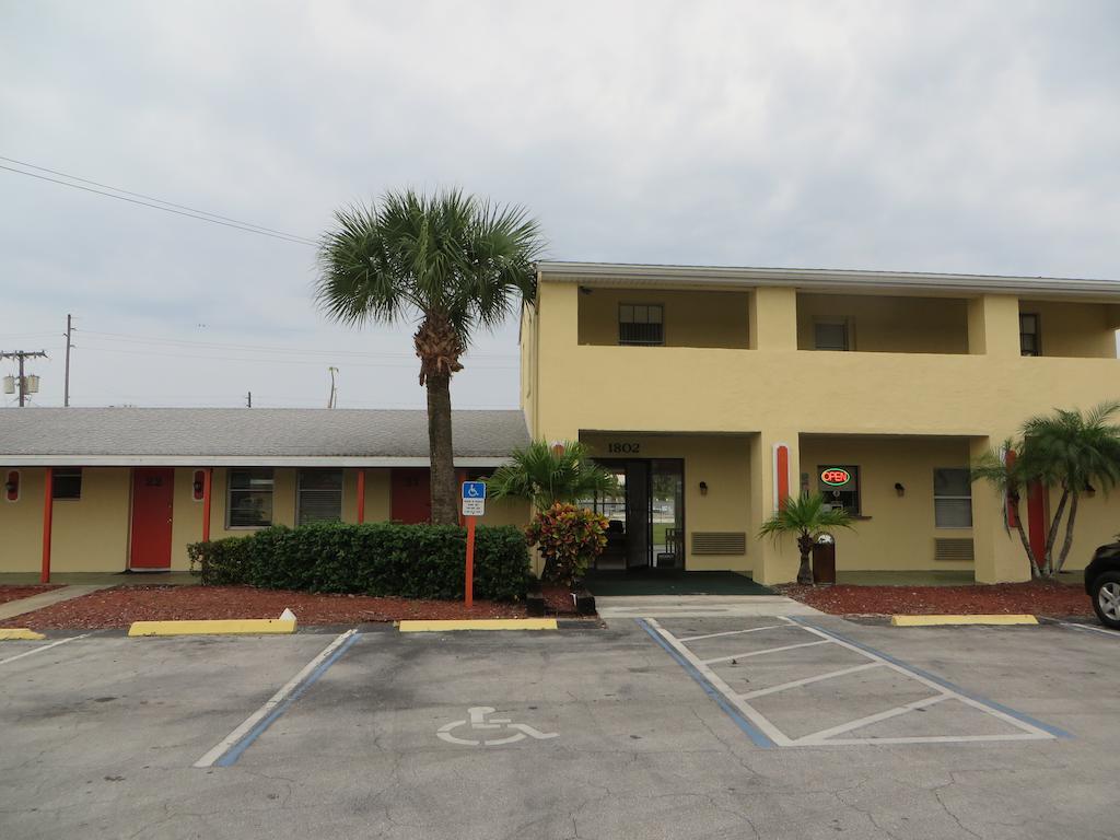 Sunset Inn- Fort Pierce, Fl Exterior photo