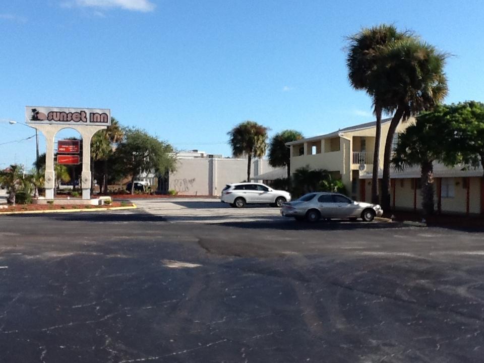 Sunset Inn- Fort Pierce, Fl Exterior photo