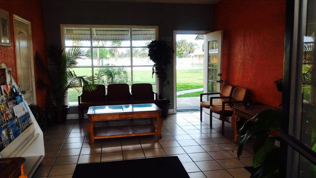 Sunset Inn- Fort Pierce, Fl Exterior photo