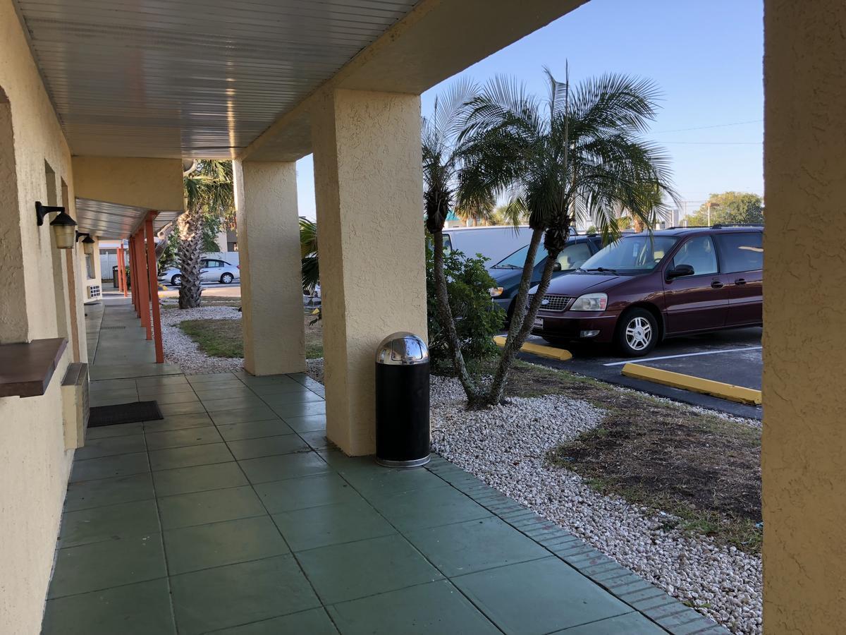 Sunset Inn- Fort Pierce, Fl Exterior photo